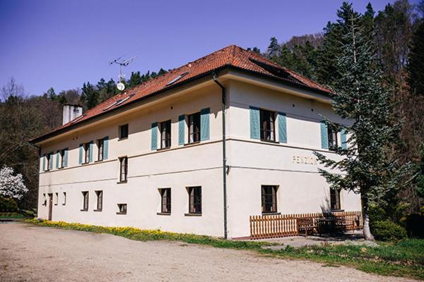 Penzion Myslivna Mukarov Mukarov  Экстерьер фото